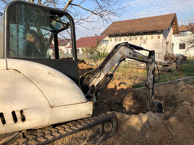 Копка траншеи